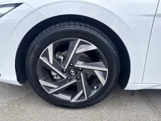 Hyundai ELANTRA 2025 SEL Confort 4p Sedán