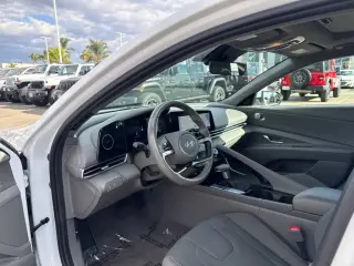 Hyundai ELANTRA 2025 SEL Confort 4p Sedán