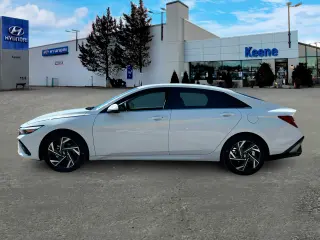 Hyundai ELANTRA 2024 SEL 4p Sedan