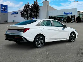 Hyundai ELANTRA 2024 SEL 4p Sedan