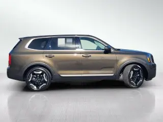 Kia Telluride 2024 AWD S 4dr SUV