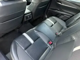 Toyota Camry 2025 SE Sedán 4 puertas