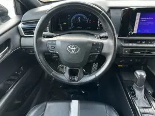 Toyota Camry 2025 SE Sedán 4 puertas