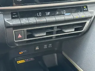 Toyota Camry 2025 SE Sedán 4 puertas