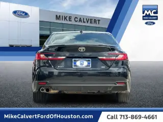 Toyota Camry 2025 SE Sedán 4 puertas
