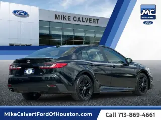 Toyota Camry 2025 SE Sedán 4 puertas
