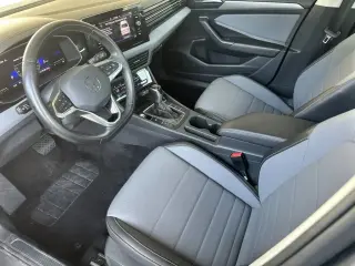 Volkswagen Jetta 2025 SE 4p Sedan