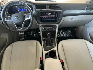 Volkswagen Tiguan 2023 SE R-Line Black 4dr SUV