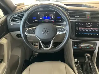 Volkswagen Tiguan 2023 SE R-Line Black 4dr SUV