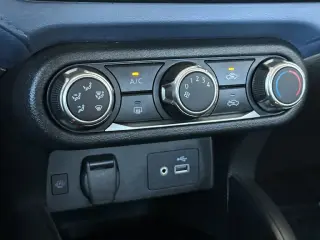 Nissan Versa 2023 SV 4p Sedan