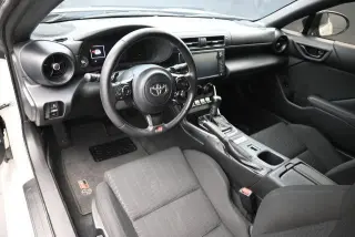 Toyota GR86 2023 2dr Coupe 6A