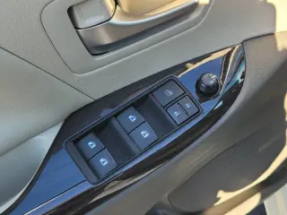 Toyota Sienna 2015 XLE para 7 pasajeros, con asiento de acceso automático, minivan de 4 puertas