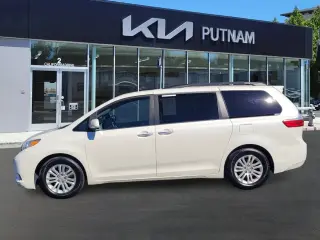 Toyota Sienna 2015 XLE para 7 pasajeros, con asiento de acceso automático, minivan de 4 puertas