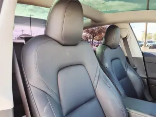 Tesla Model 3 2023 4p Sedan