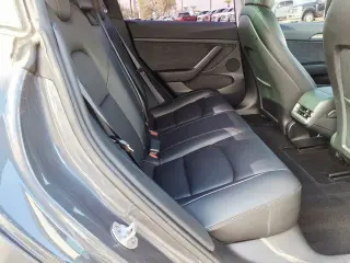 Tesla Model 3 2023 4p Sedan