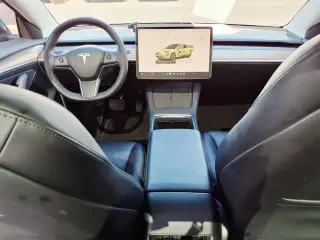 Tesla Model 3 2023 4p Sedan