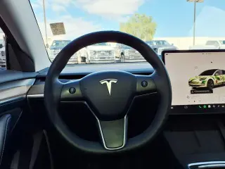 Tesla Model 3 2023 4p Sedan