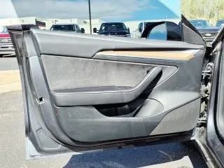 Tesla Model 3 2023 4p Sedan