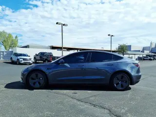 Tesla Model 3 2023 4p Sedan