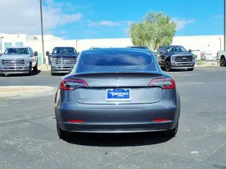 Tesla Model 3 2023 4p Sedan