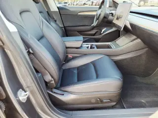 Tesla Model 3 2023 4p Sedan