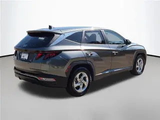 Hyundai TUCSON 2022 SE 4p SUV (lanzamiento de mitad de año)