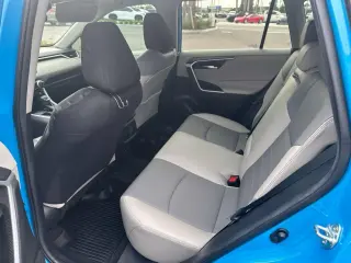 Toyota RAV4 2021 XLE Premium 4dr SUV