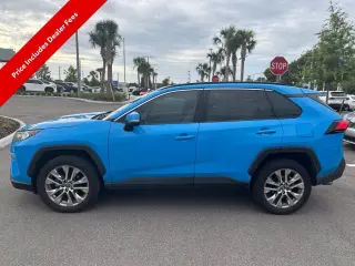 Toyota RAV4 2021 XLE Premium 4dr SUV