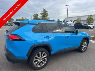 Toyota RAV4 2021 XLE Premium 4dr SUV