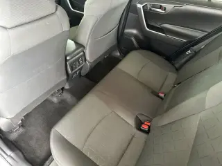 Toyota RAV4 2023 AWD XLE 4dr SUV
