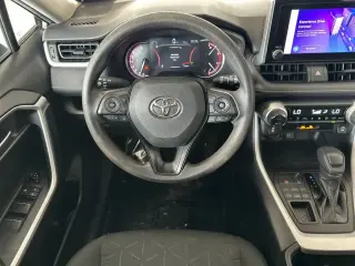 Toyota RAV4 2023 AWD XLE 4dr SUV