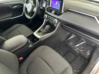 Toyota RAV4 2023 AWD XLE 4dr SUV