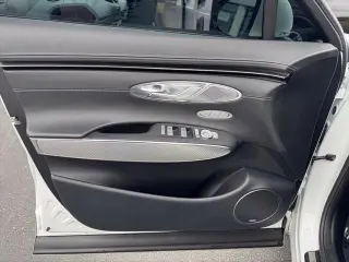 Genesis GV70 2025 AWD 2.5T Estándar 4p SUV