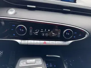 Genesis GV70 2025 AWD 2.5T Estándar 4p SUV