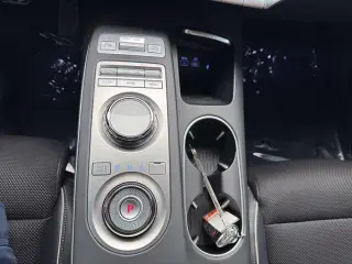 Genesis GV70 2025 AWD 2.5T Estándar 4p SUV