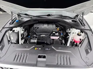 Genesis GV70 2025 AWD 2.5T Estándar 4p SUV