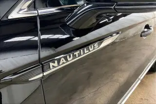 Lincoln Nautilus 2023 AWD Reserve 4dr SUV