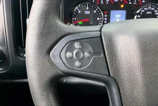 Chevrolet Silverado 1500 LD 2019 4x4 Camioneta de Trabajo 4d Cabina Doble 6.5 ft. SB