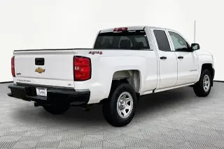 Chevrolet Silverado 1500 LD 2019 4x4 Camioneta de Trabajo 4d Cabina Doble 6.5 ft. SB