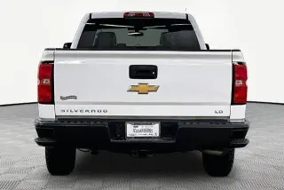 Chevrolet Silverado 1500 LD 2019 4x4 Camioneta de Trabajo 4d Cabina Doble 6.5 ft. SB