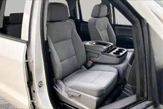 Chevrolet Silverado 1500 LD 2019 4x4 Camioneta de Trabajo 4d Cabina Doble 6.5 ft. SB