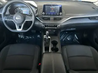 Nissan Altima 2025 2.5 SV 4dr Sedán