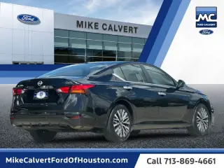 Nissan Altima 2025 2.5 SV 4dr Sedán