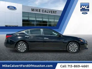Nissan Altima 2025 2.5 SV 4dr Sedán