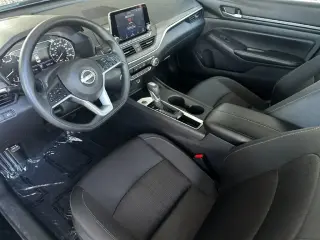 Nissan Altima 2025 2.5 SV 4dr Sedán
