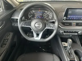Nissan Altima 2025 2.5 SV 4dr Sedán