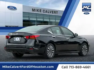 Nissan Altima 2025 2.5 SV 4dr Sedán
