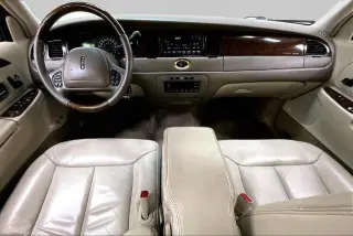 Lincoln Town Car 2000 Cartier 4dr Sedan