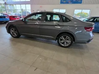 Volkswagen Jetta 2024 SE 4p Sedan