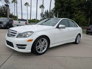 Clase C Mercedes-Benz 2013 C 250 Luxury 4dr Sedan